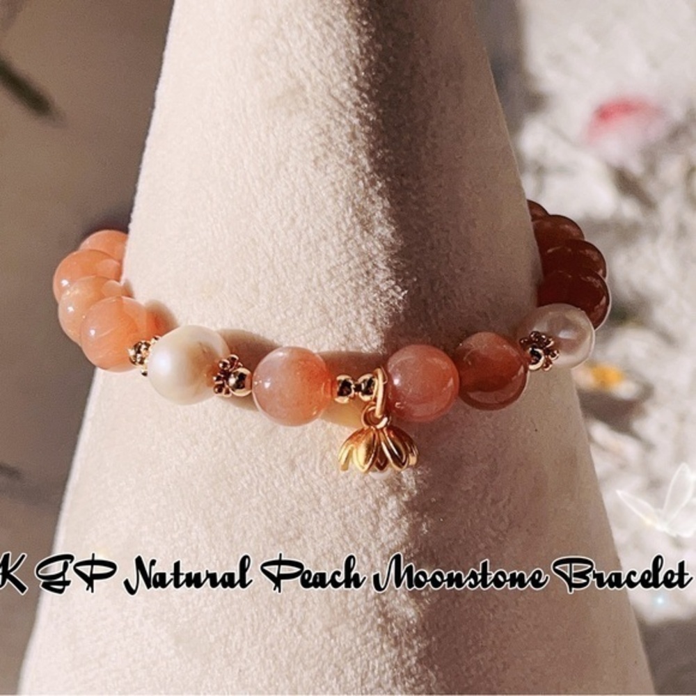 - -***Natural Peach Moonstone & Fresh water pearl  fishtail  Bracelet B-9